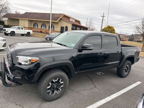 Used 2021 Toyota Tacoma TRD Off-Road image 1