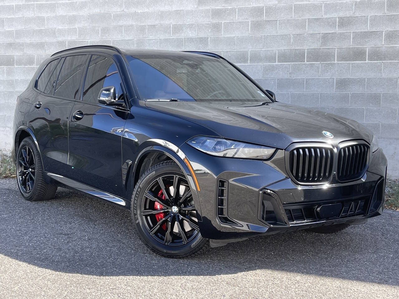 Used 2025 BMW X5 xDrive40i w/ M Sport Package AWD/4WD image 2