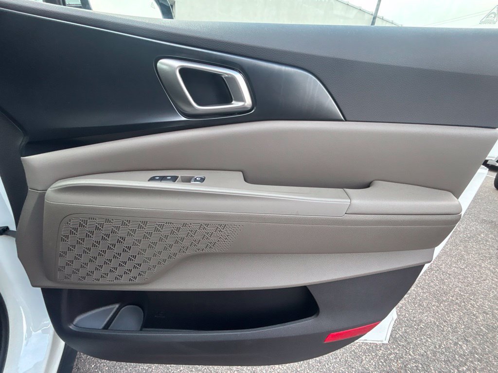 Certified 2026 Kia Carnival LX FWD image 24