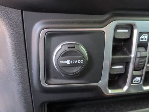 Used 2022 Jeep Wrangler Unlimited Sport AWD/4WD image 31