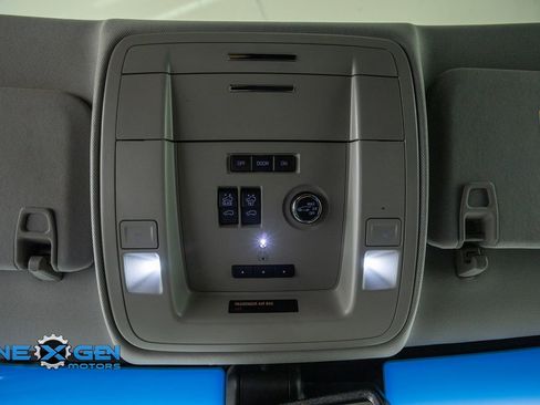 Used 2019 Chevrolet Suburban Premier AWD/4WD image 18