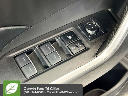 Used 2023 Toyota RAV4 XLE image 12