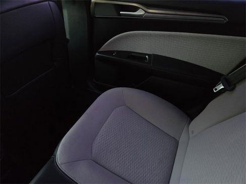 Used 2020 Ford Fusion SE w/ Equipment Group 151A image 11