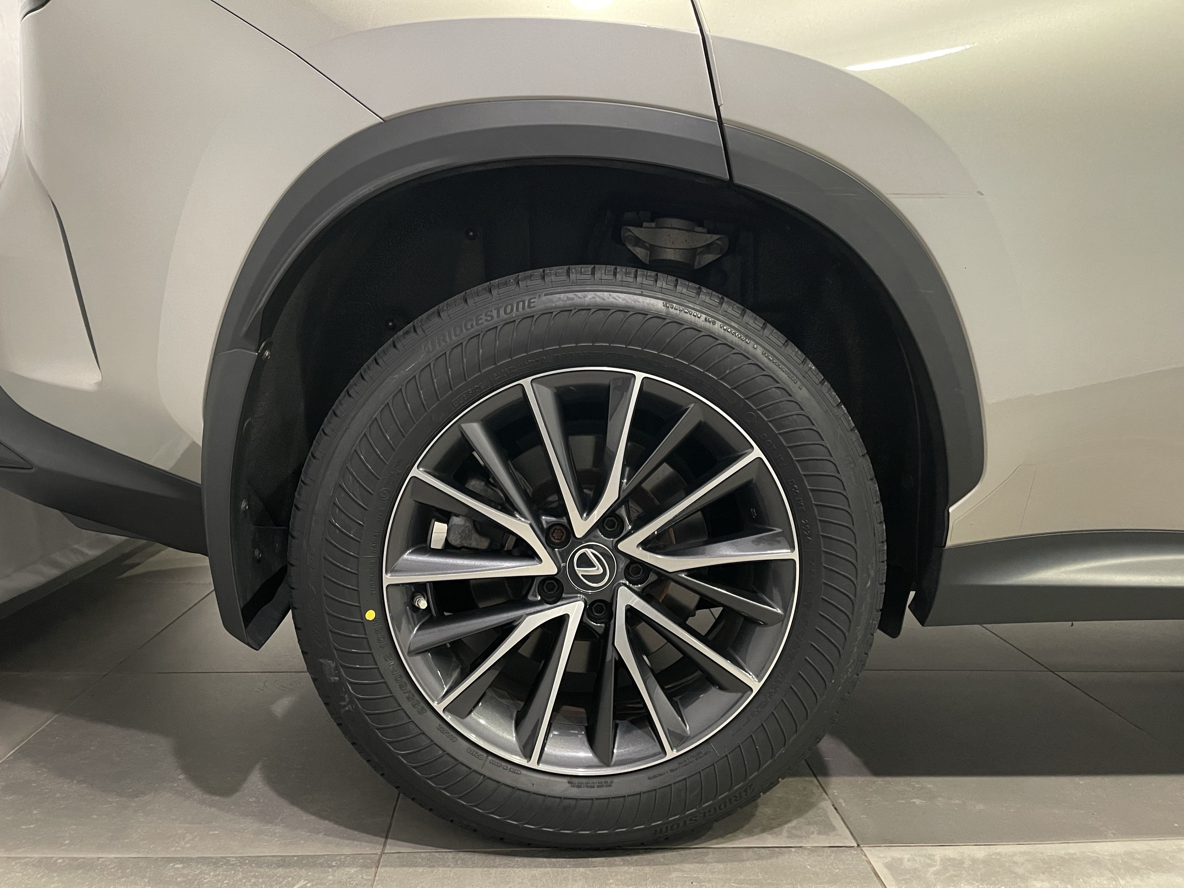 Used 2023 Lexus NX 350 AWD image 9