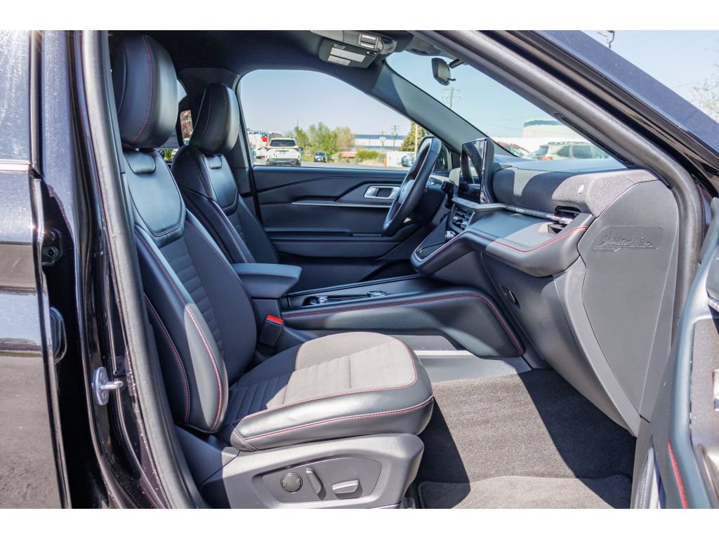 Used 2025 Ford Explorer ST-Line AWD/4WD image 11