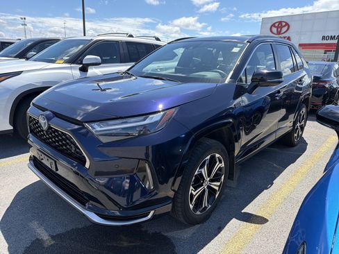 Used 2024 Toyota RAV4 XSE w/ Premium Package AWD/4WD image 4