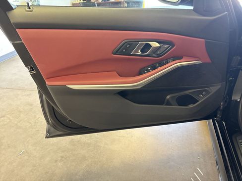 Used 2025 BMW 330i Sedan w/ M Sport Package image 12