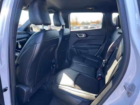 New 2026 Jeep Compass Latitude image 29