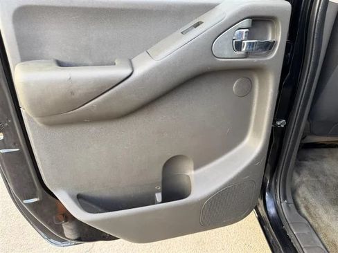 Used 2018 Nissan Frontier PRO-4X AWD/4WD image 39