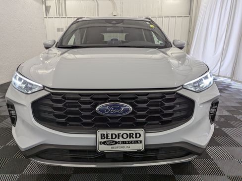 Used 2025 Ford Escape ST-Line Select AWD/4WD image 4