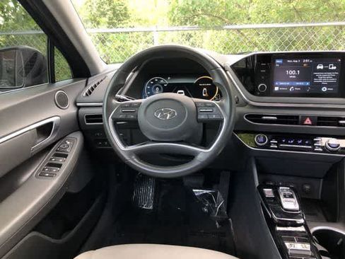 Used 2020 Hyundai Sonata SEL w/ Convenience + Sunroof Package FWD image 10