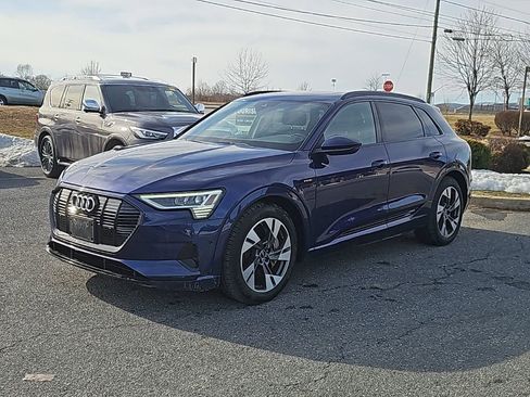 Used 2022 Audi e-tron Premium w/ Convenience Plus Package image 15