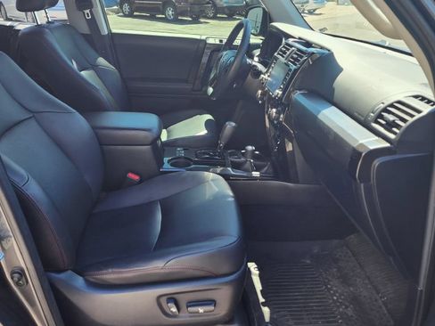 Used 2020 Toyota 4Runner Venture w/ Moonroof Package AWD/4WD image 8