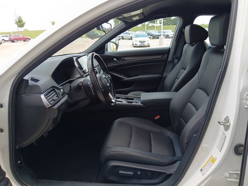 Used 2020 Honda Accord Sport image 8