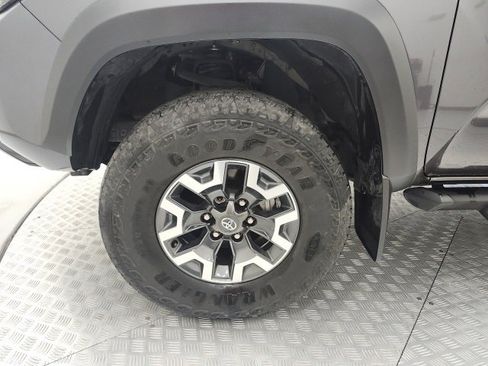 Used 2023 Toyota Tacoma TRD Off-Road image 9