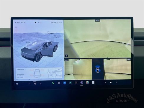 Used 2024 Tesla Cybertruck AWD Crew Cab image 20