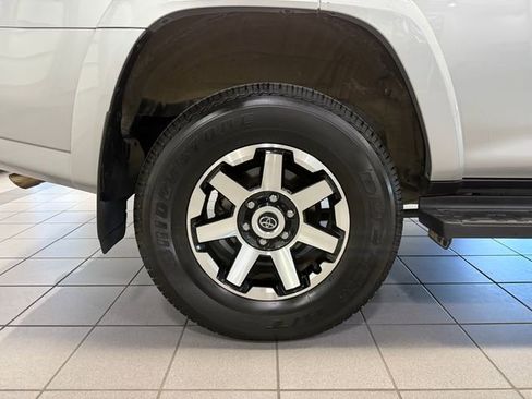 Used 2024 Toyota 4Runner TRD Off-Road Premium image 9