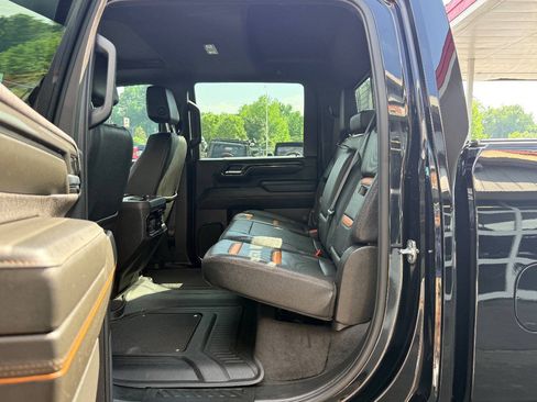 Used 2025 GMC Sierra 2500 AT4 w/ AT4 Premium Plus Package AWD/4WD image 37