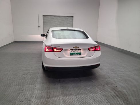 Used 2018 Chevrolet Malibu LT FWD image 6
