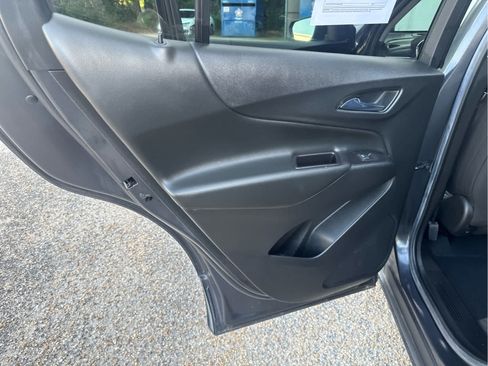 Used 2022 Chevrolet Equinox LT FWD image 29