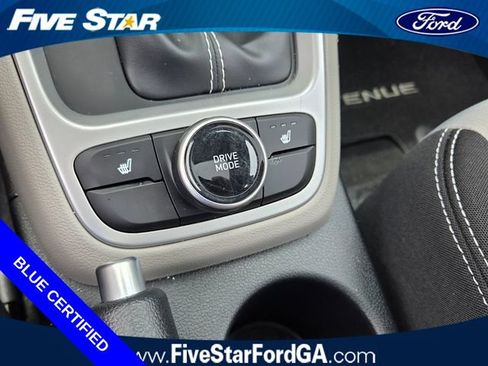 Used 2026 Hyundai Venue SEL FWD image 22
