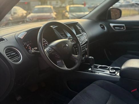 Used 2013 Nissan Pathfinder SV image 35