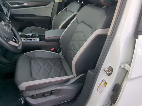 Used 2025 Volkswagen Atlas Peak Edition SE AWD/4WD image 22
