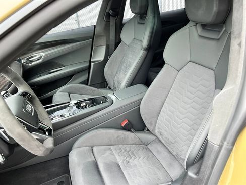 Used 2024 Audi e-tron GT Prestige w/ Prestige Package image 16