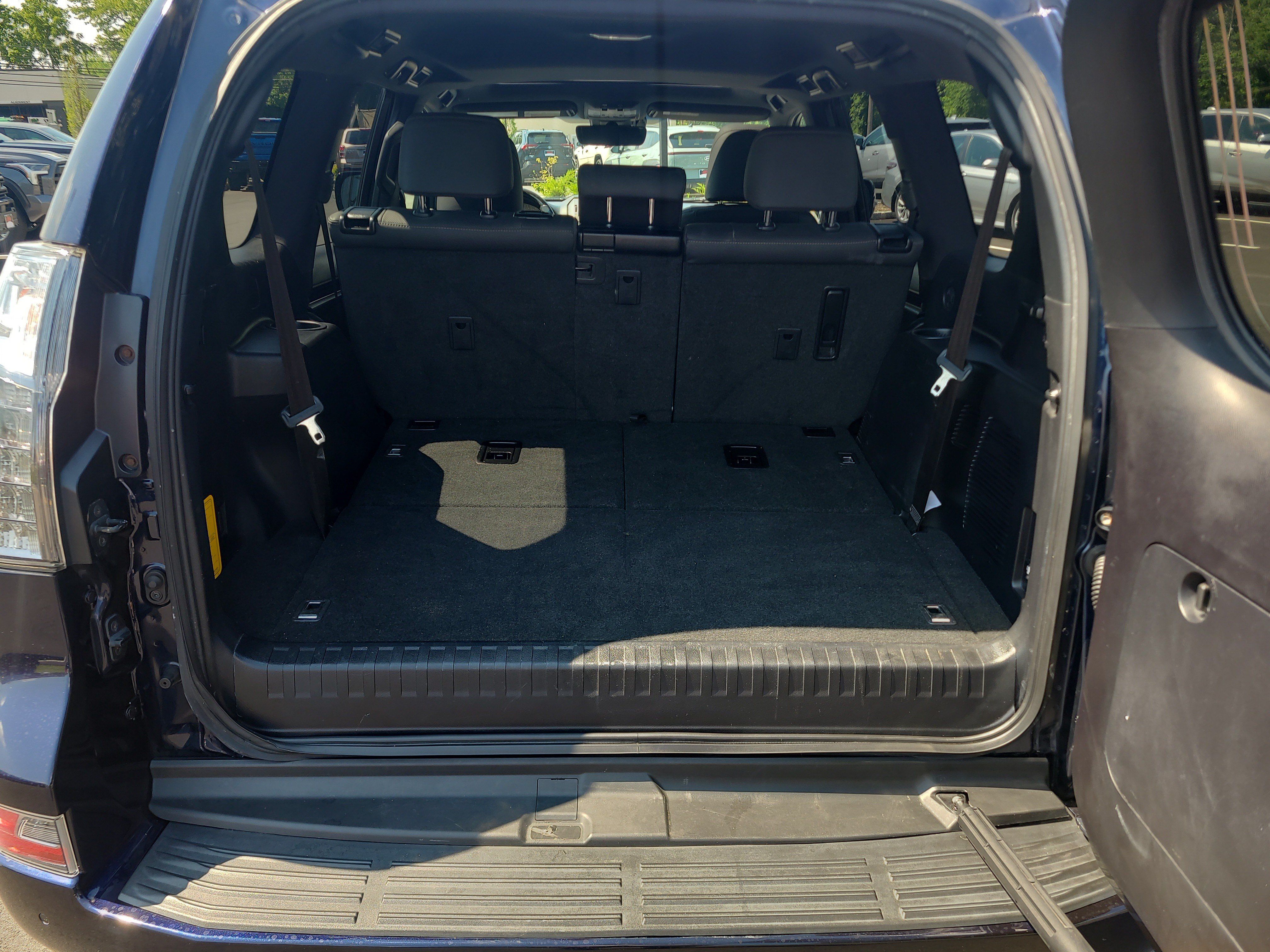 Used 2020 Lexus GX 460 Premium w/ Premium Package AWD/4WD image 31