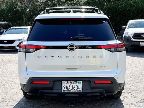 Used 2022 Nissan Pathfinder SV FWD image 5