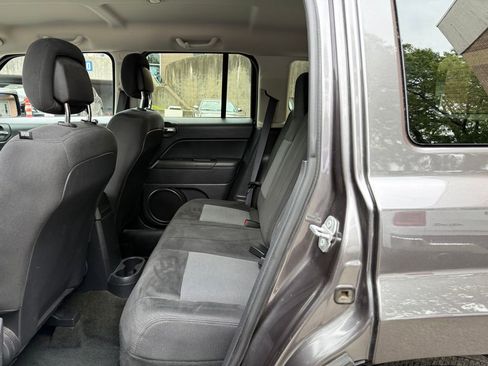 Used 2016 Jeep Patriot Latitude AWD/4WD image 19