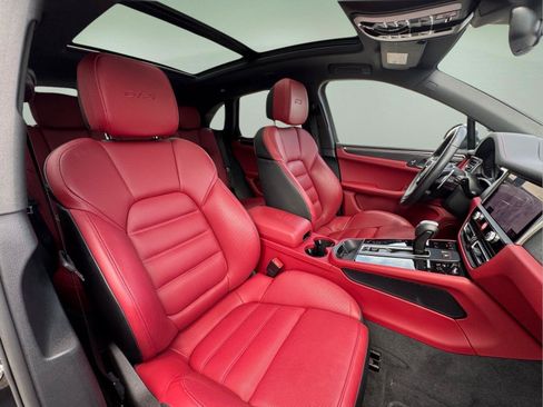 Used 2024 Porsche Macan GTS AWD/4WD image 13