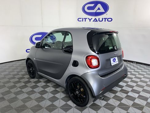 Used 2016 smart fortwo Prime RWD image 5
