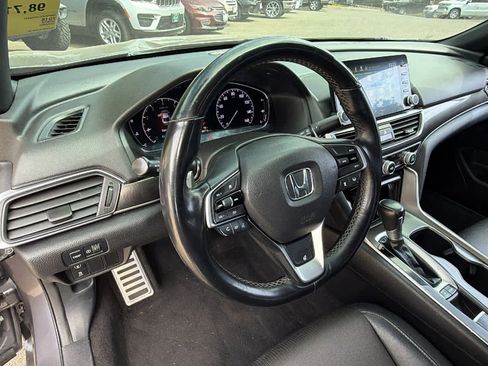 Used 2018 Honda Accord Sport image 10