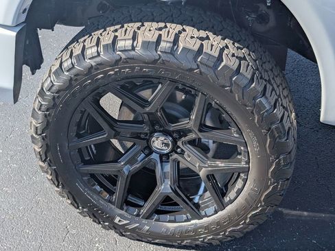 Used 2025 Ford F150 Lariat w/ Equipment Group 501A Mid image 25