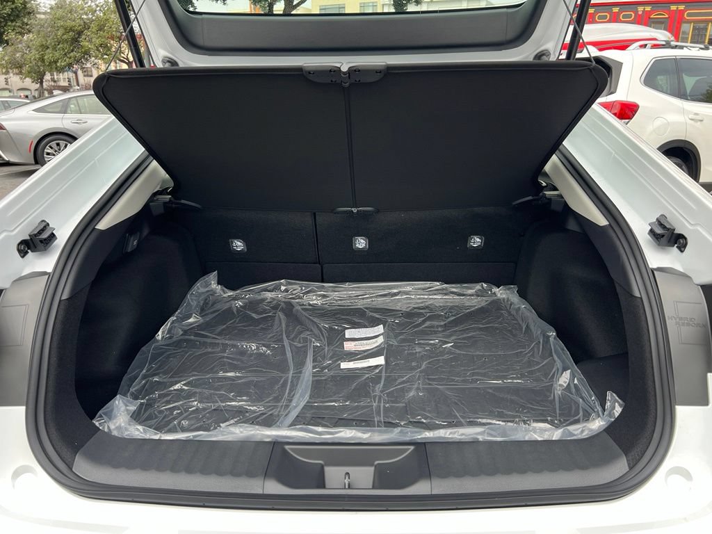 New 2027 Toyota Prius Plug-In Hybrid FWD image 35