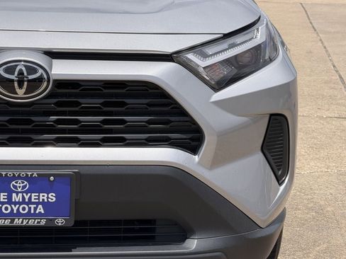 Used 2025 Toyota RAV4 XLE FWD image 4
