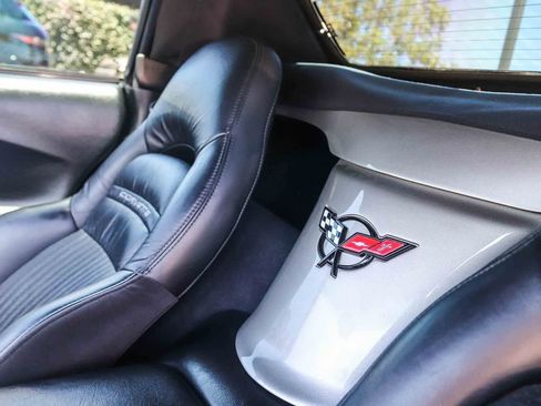 Used 2002 Chevrolet Corvette Convertible w/ Preferred Equipment Group2 RWD image 19