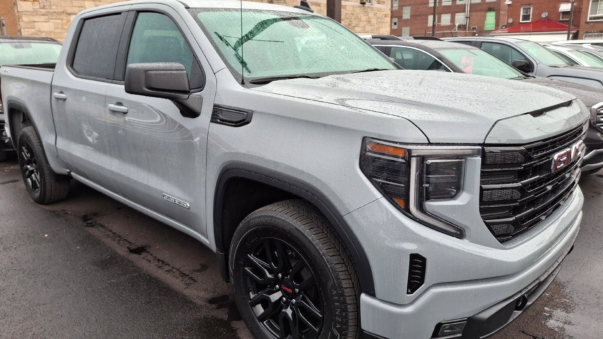 Used 2024 GMC Sierra 1500 Elevation AWD/4WD image 1