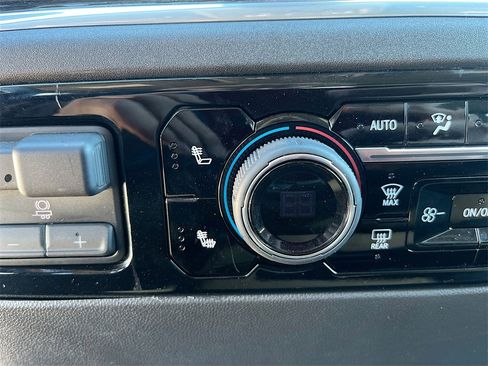 Used 2025 Chevrolet Silverado 1500 LT image 21