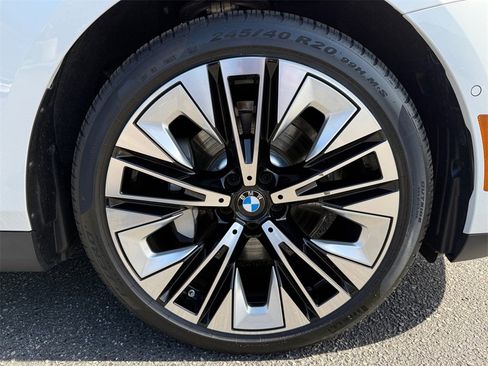 Certified 2024 BMW 530i xDrive 530i xDrive w/ Premium Package image 18