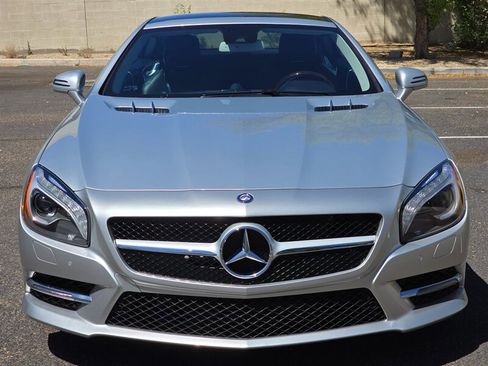 Used 2014 Mercedes-Benz SL 550 image 3