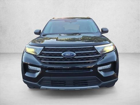 Certified 2021 Ford Explorer XLT w/ Equipment Group 202A AWD/4WD image 2
