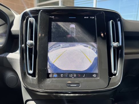 Used 2023 Volvo C40 P8 Recharge Ultimate image 19