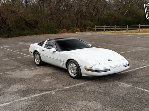 Used 1991 Chevrolet Corvette Coupe image 23