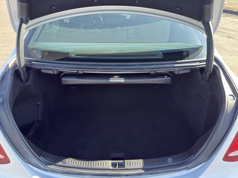 Used 2019 Mercedes-Benz E 300 4MATIC image 5