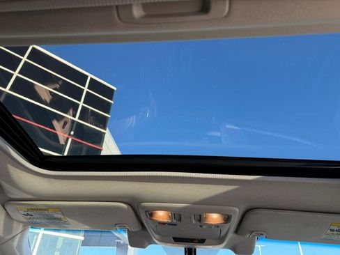 Used 2017 Subaru Outback 2.5i Limited image 15