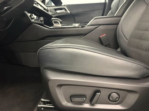 Used 2025 Mitsubishi Outlander SE FWD image 4
