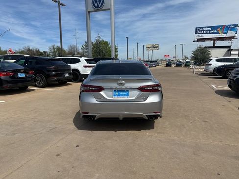 Used 2022 Toyota Camry XSE FWD image 4