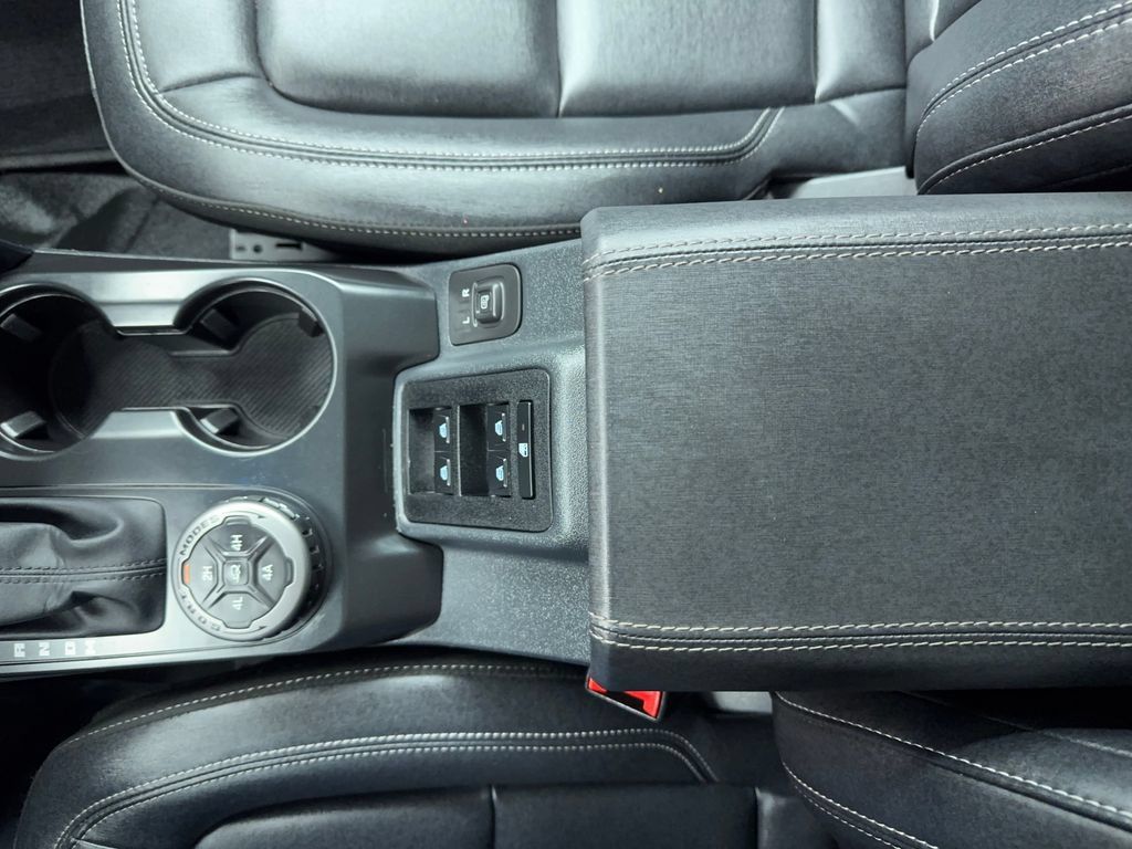 Used 2025 Ford Bronco Badlands AWD/4WD image 35